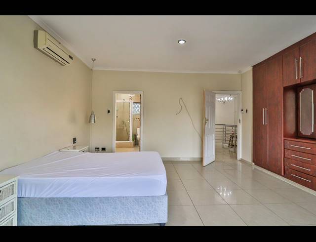 4 BEDROOM HOUSE FOR SALE IN WESTRIDGE